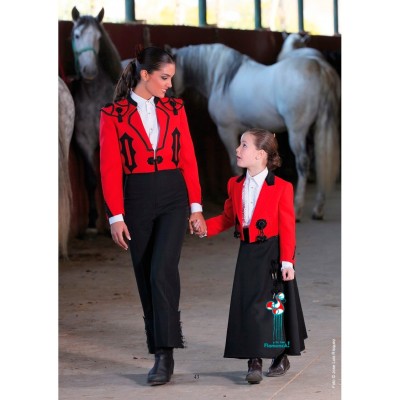 Conjunto de Chaqueta goyesca y calzonas negras
