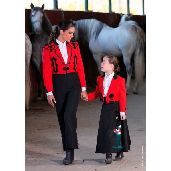 Conjunto de Chaqueta goyesca y calzonas negras