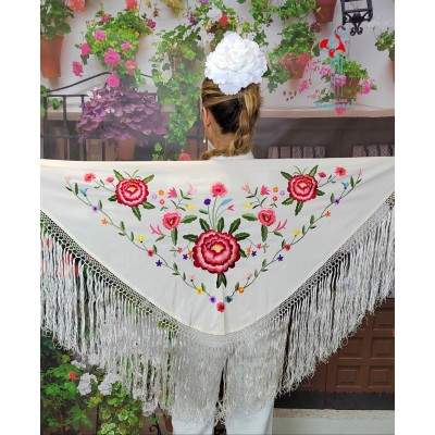 Mantón de flamenca blanco roto bordado