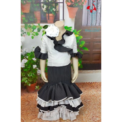Traje de flamenca Outlet. Modelo Rocio talla 4