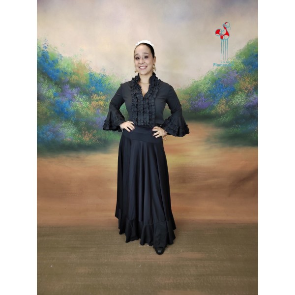 Camisa negra con volantes y carruchas